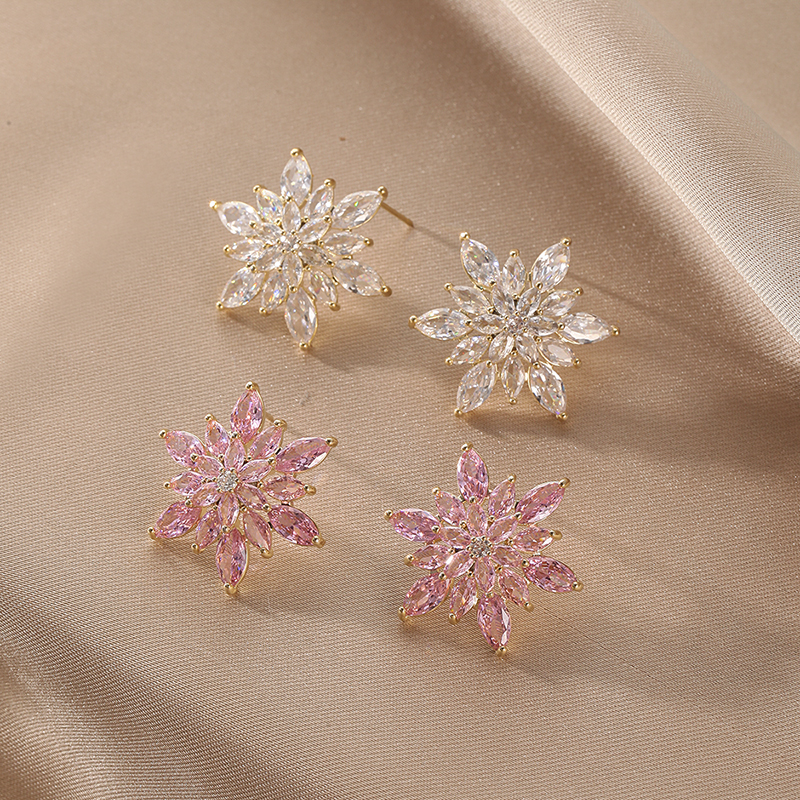 1 Pair Glam Luxurious Sweet Snowflake Plating Three-dimensional Inlay Alloy Artificial Diamond Gold Plated Ear Studs display picture 3