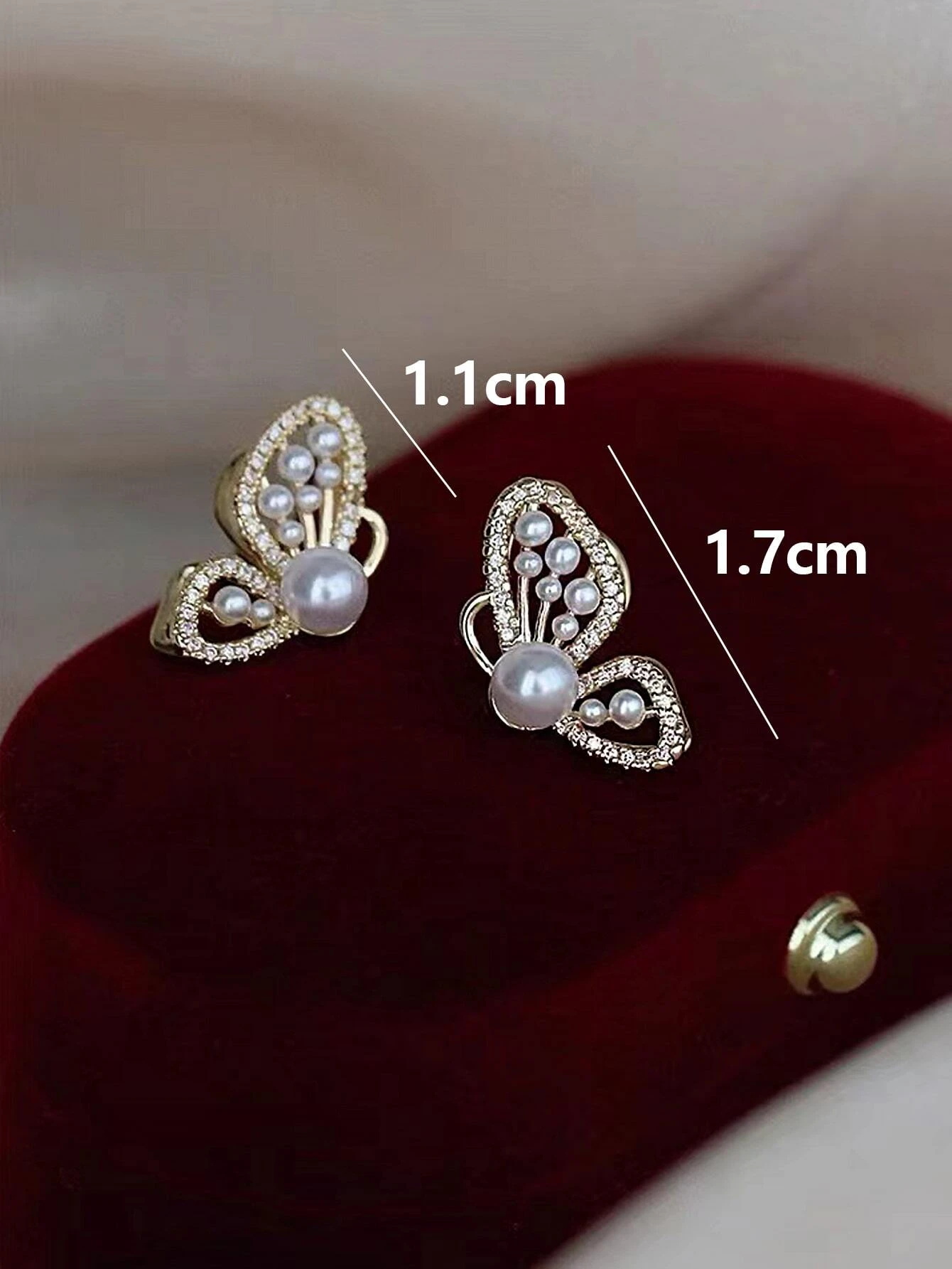 1 Pair Casual Sweet Simple Style Heart Shape Butterfly Inlay Alloy Artificial Pearls Glass Gold Plated Silver Plated Ear Studs display picture 11