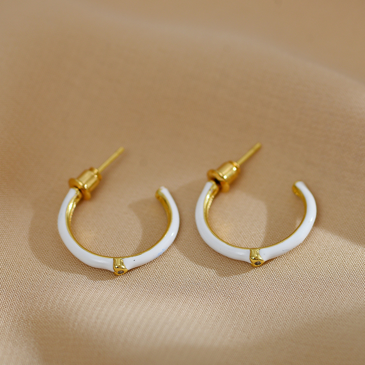 1 Pair Simple Style C Shape Enamel Plating Inlay Copper Zircon 18k Gold Plated Ear Studs display picture 6