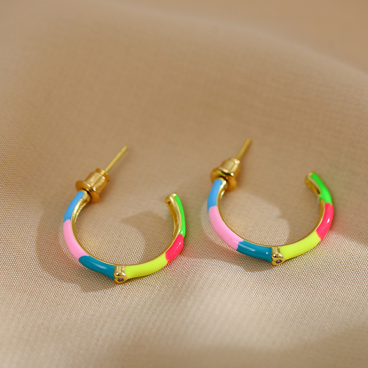 1 Pair Simple Style C Shape Enamel Plating Inlay Copper Zircon 18k Gold Plated Ear Studs display picture 5