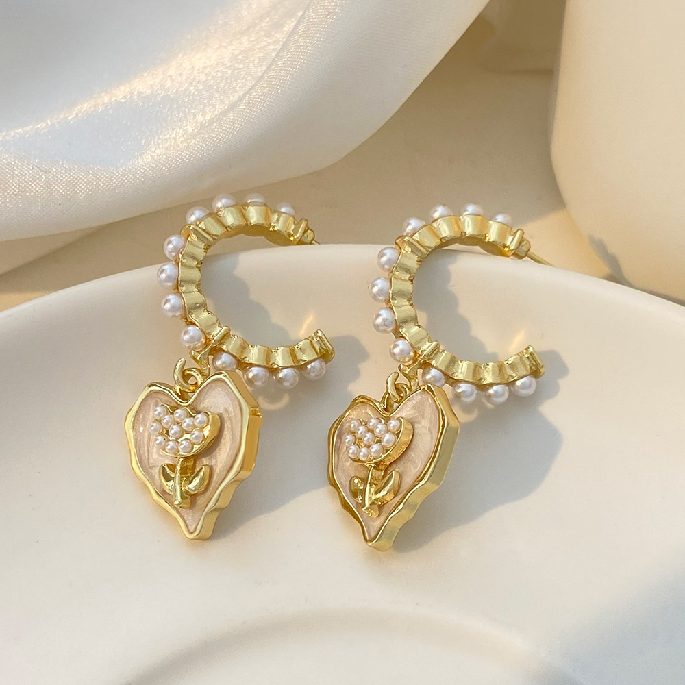 1 Pair Ig Style Heart Shape Flower Plating Inlay Alloy Artificial Pearls 14k Gold Plated Drop Earrings display picture 3