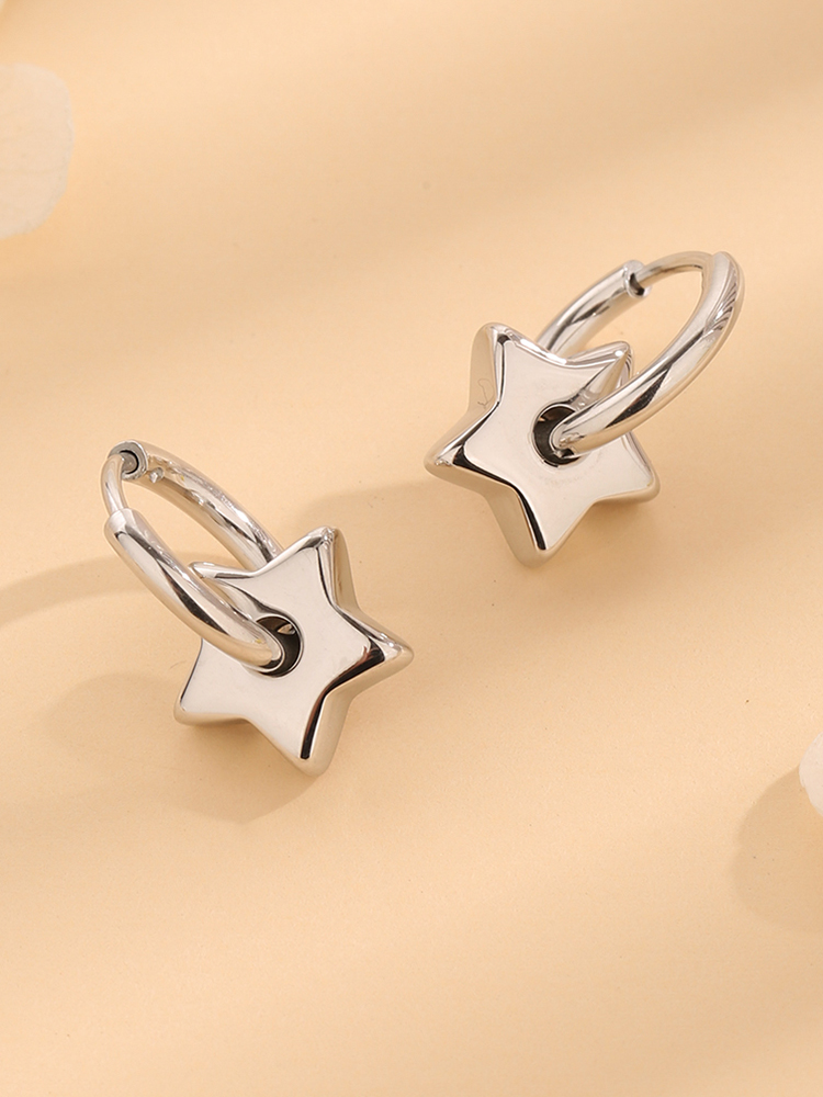 1 Pair Casual Elegant Simple Style Star Polishing Plating Titanium Steel 18k Gold Plated Earrings display picture 3