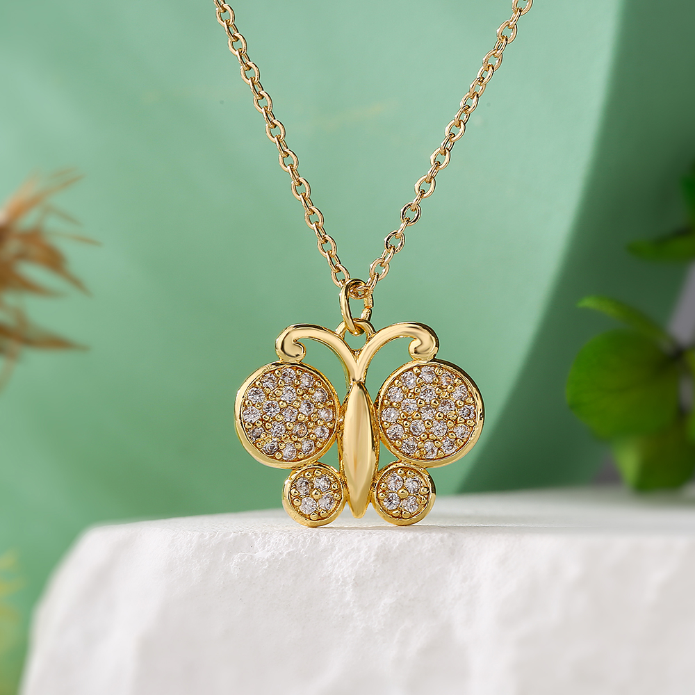 Retro Commute Butterfly Copper Plating Inlay Zircon 18k Gold Plated Pendant Necklace display picture 2