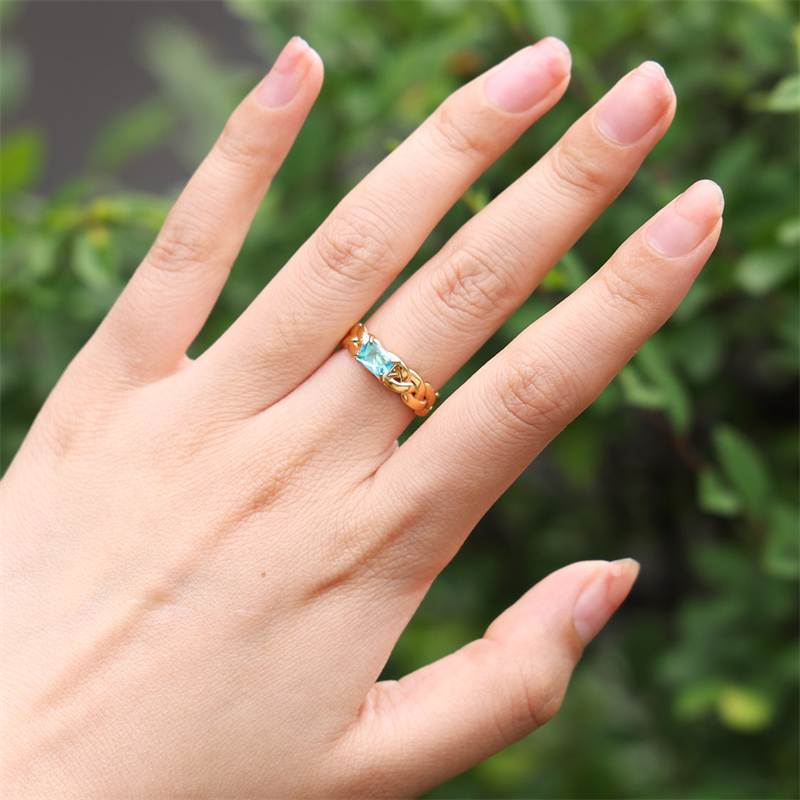 Elegant Solid Color Stainless Steel Plating Inlay Zircon 18k Gold Plated Open Rings display picture 7