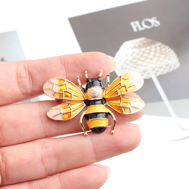 Exaggerated Funny Bee Alloy Unisex Brooches display picture 1