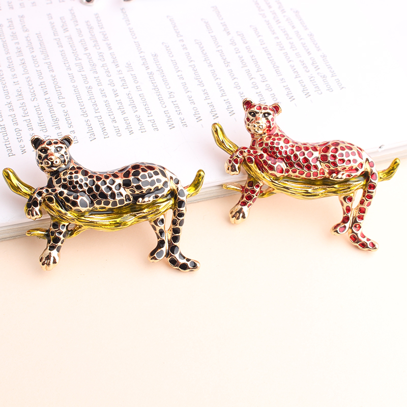 Exaggerated Handmade Cheetah Alloy Enamel Unisex Brooches display picture 5