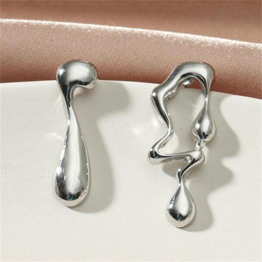 1 Paire Décontractée Asymétrique Alliage Boucles D'oreilles display picture 1