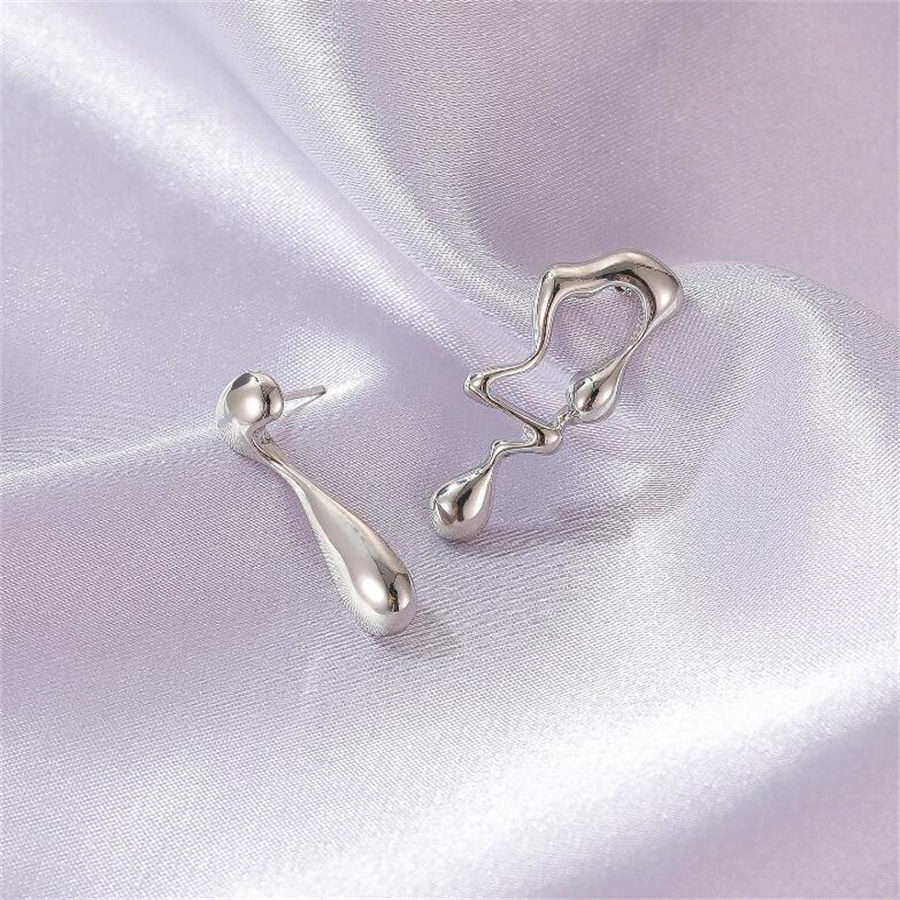 1 Pair Casual Asymmetrical Alloy Ear Studs display picture 9