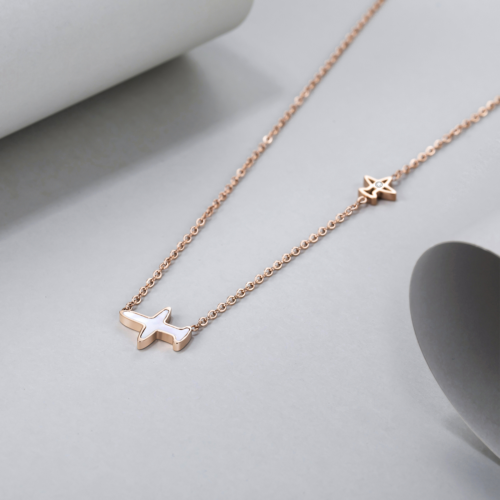 Cute Airplane Stainless Steel Plating Inlay Diamond Rose Gold Plated Necklace Pendant display picture 2
