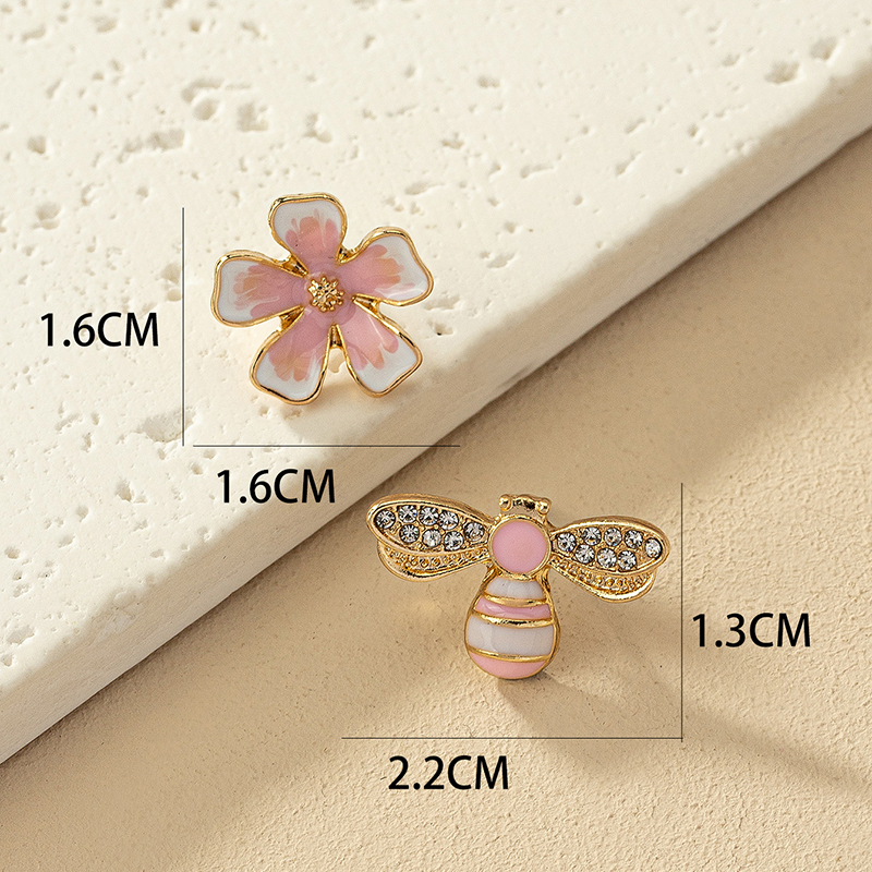 1 Pair Retro French Style Commute Flower Bee Enamel Plating Alloy Ear Studs display picture 6