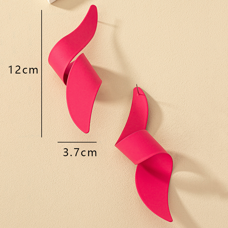 1 Pair Nordic Style Exaggerated Oversized Curve Plating Alloy Drop Earrings display picture 6