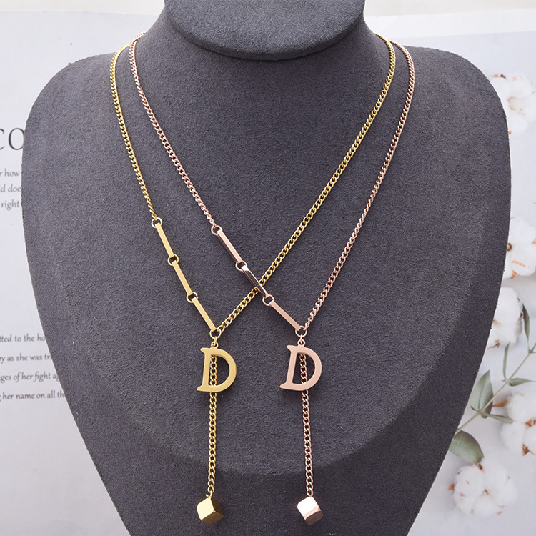 Simple Style Letter Titanium Steel Plating 18k Gold Plated Necklace display picture 3