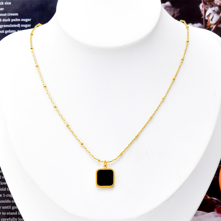 Simple Style Square Titanium Steel Plating 18k Gold Plated Necklace display picture 3