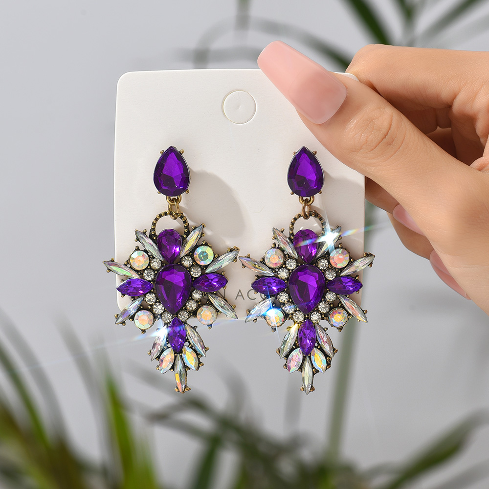 1 Pair Elegant Retro Luxurious Water Droplets Inlay Zinc Alloy Rhinestones Drop Earrings display picture 3