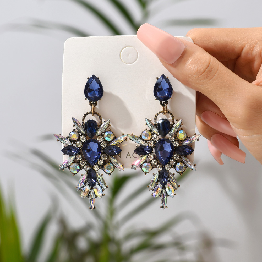 1 Pair Elegant Retro Luxurious Water Droplets Inlay Zinc Alloy Rhinestones Drop Earrings display picture 8