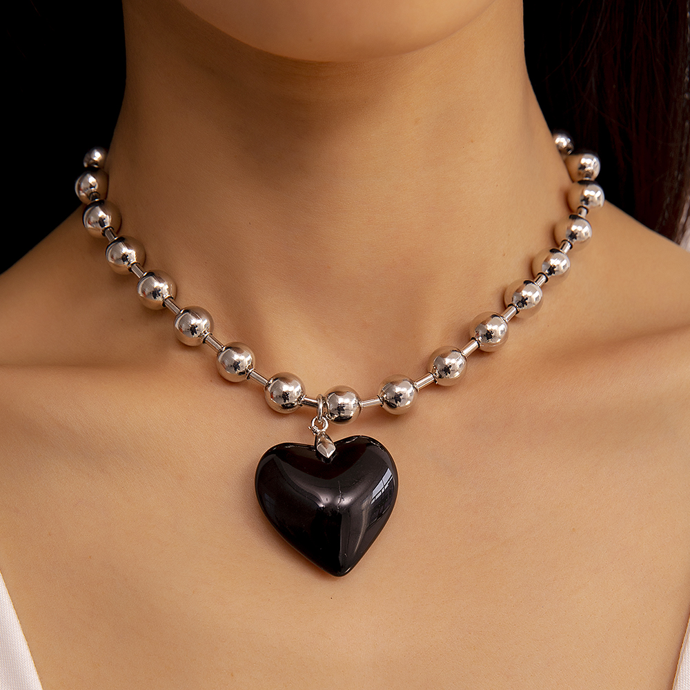 Vintage Style Heart Shape Alloy Three-dimensional Women's Pendant Necklace display picture 1