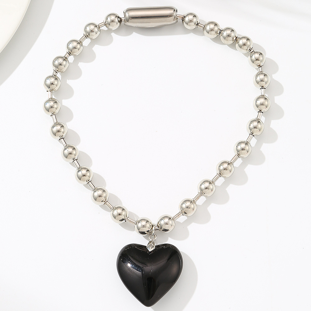 Vintage Style Heart Shape Alloy Three-dimensional Women's Pendant Necklace display picture 2