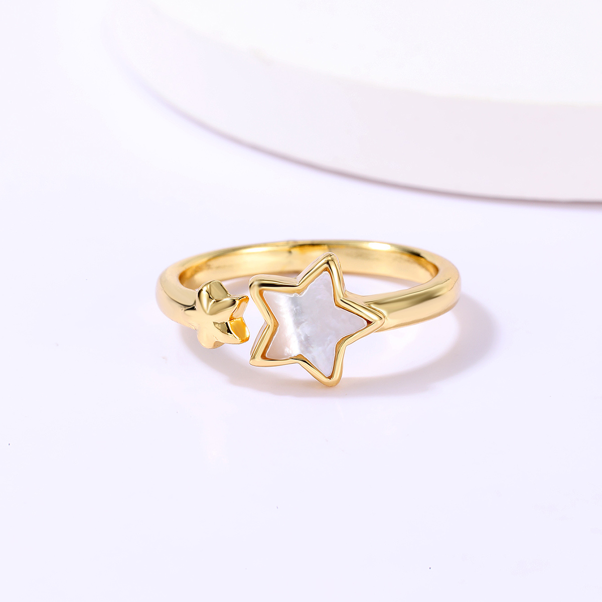 Casual Sweet Star Moon Heart Shape Shell Plating Inlay Shell Zircon 18k Gold Plated Women's Open Rings display picture 1