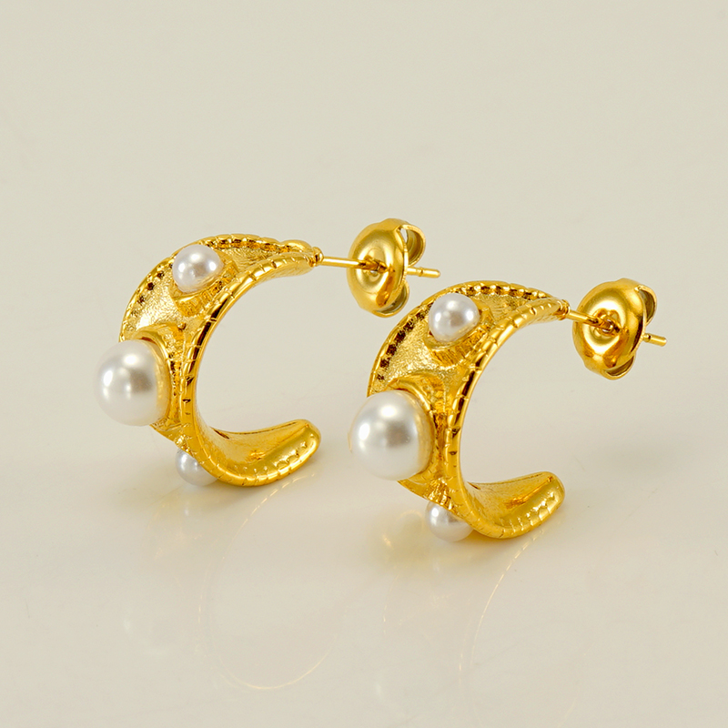 1 Pair Vintage Style Solid Color Plating Inlay 304 Stainless Steel Artificial Pearls 18K Gold Plated Ear Studs display picture 1