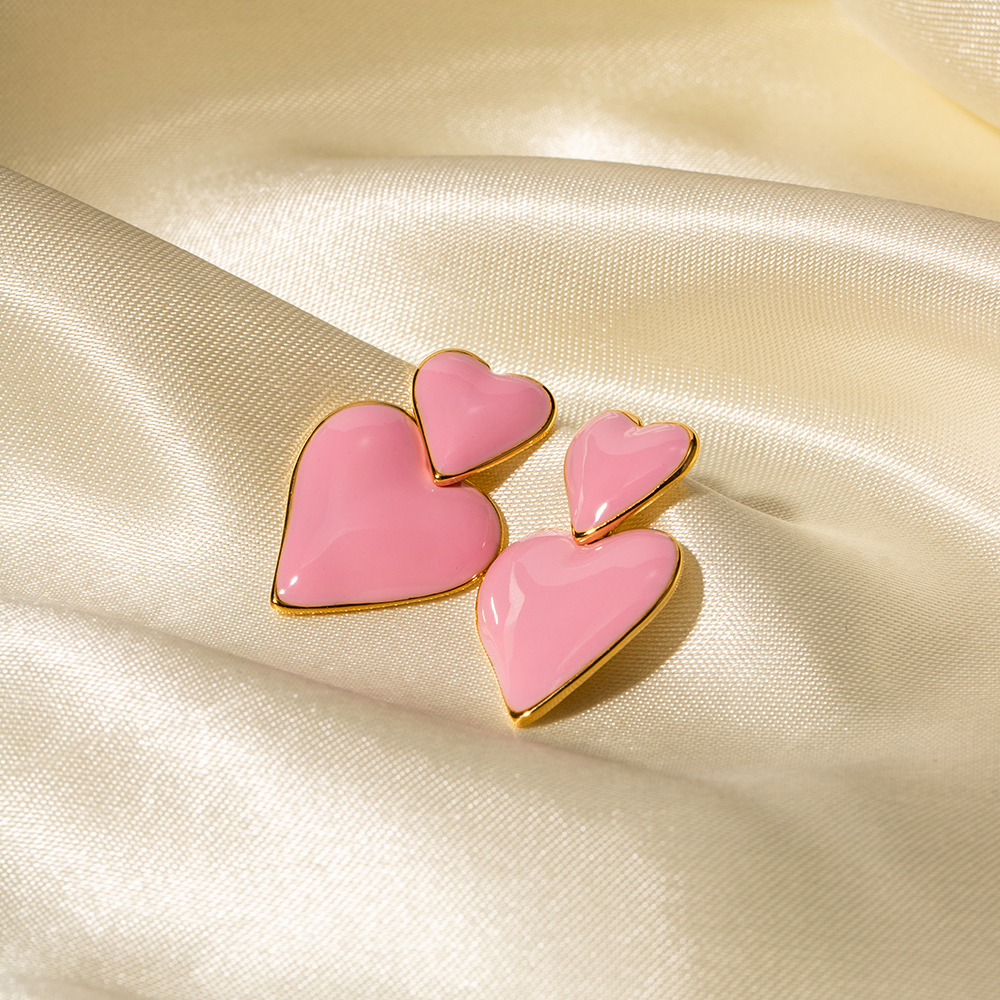 1 Pair Retro Heart Shape Enamel Plating Stainless Steel 18k Gold Plated Drop Earrings display picture 3