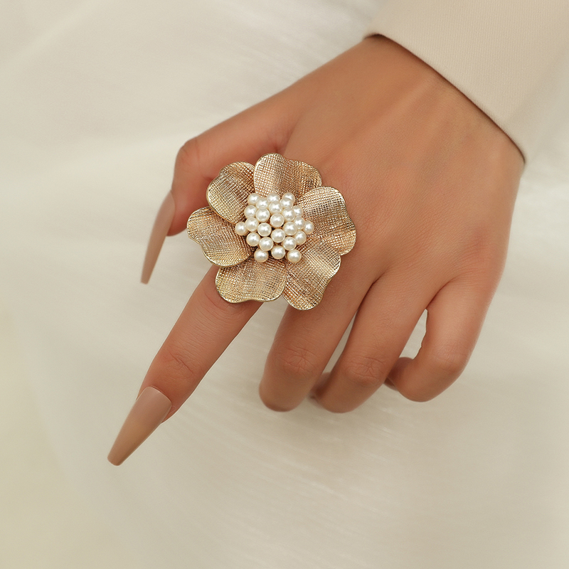 Exaggerated Sweet Flower Alloy Inlay Pearl Women's Rings display picture 4