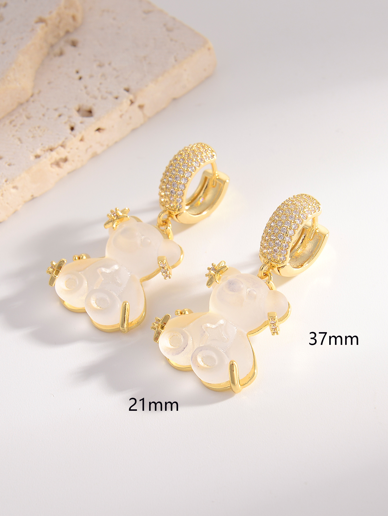 1 Pair Simple Style Bear Inlay Copper Rhinestones 18k Gold Plated Drop Earrings display picture 4