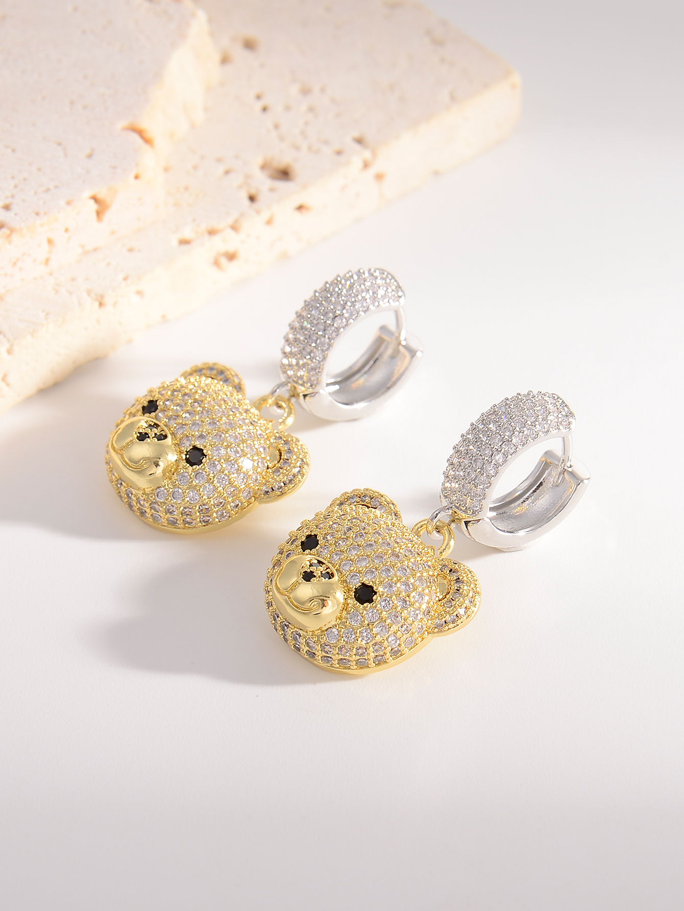 1 Pair Cute Bear Plating Inlay Copper Rhinestones 18k Gold Plated Drop Earrings display picture 3