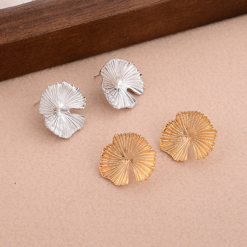 1 Pair Ig Style Leaf Ginkgo Leaf Asymmetrical Plating Alloy 14k Gold Plated Ear Studs display picture 2