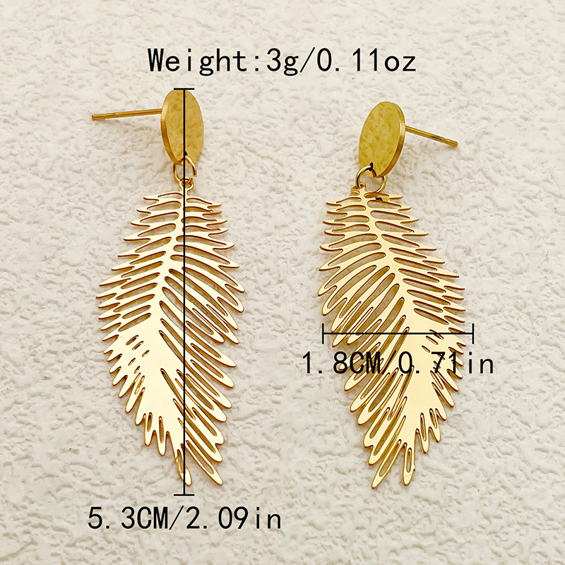 1 Pair Casual Elegant Vintage Style Feather Polishing Plating Hollow Out 304 Stainless Steel 14K Gold Plated Drop Earrings display picture 3