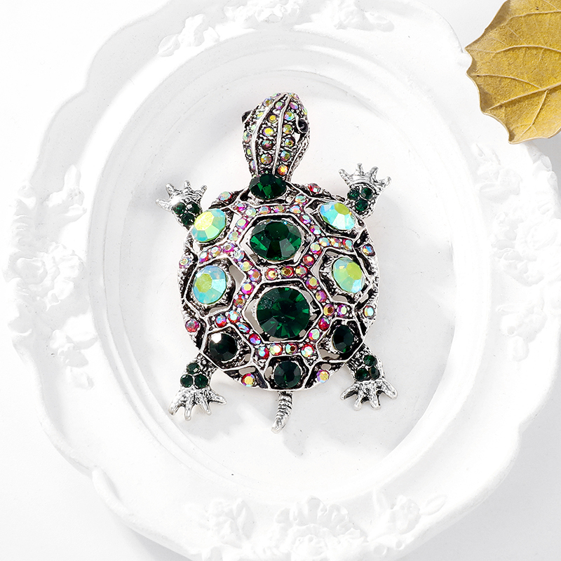 Classic Style Tortoise Alloy Inlay Rhinestones Women's Brooches display picture 9