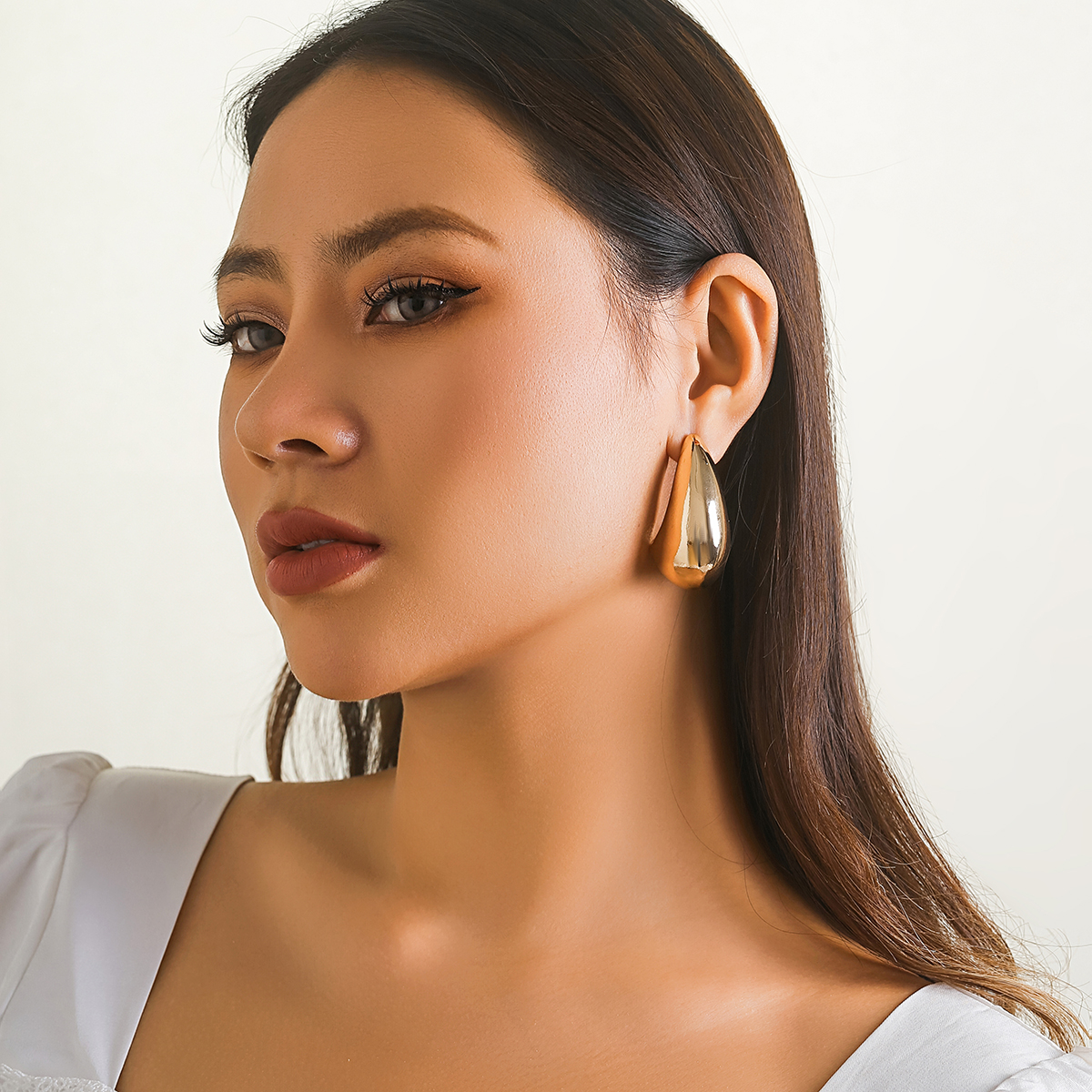 1 Pair Exaggerated Punk Simple Style Water Droplets Alloy Drop Earrings display picture 3
