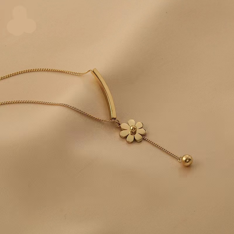 Acero Titanio Chapados en oro de 18k Estilo Simple Flor Collar Colgante display picture 4