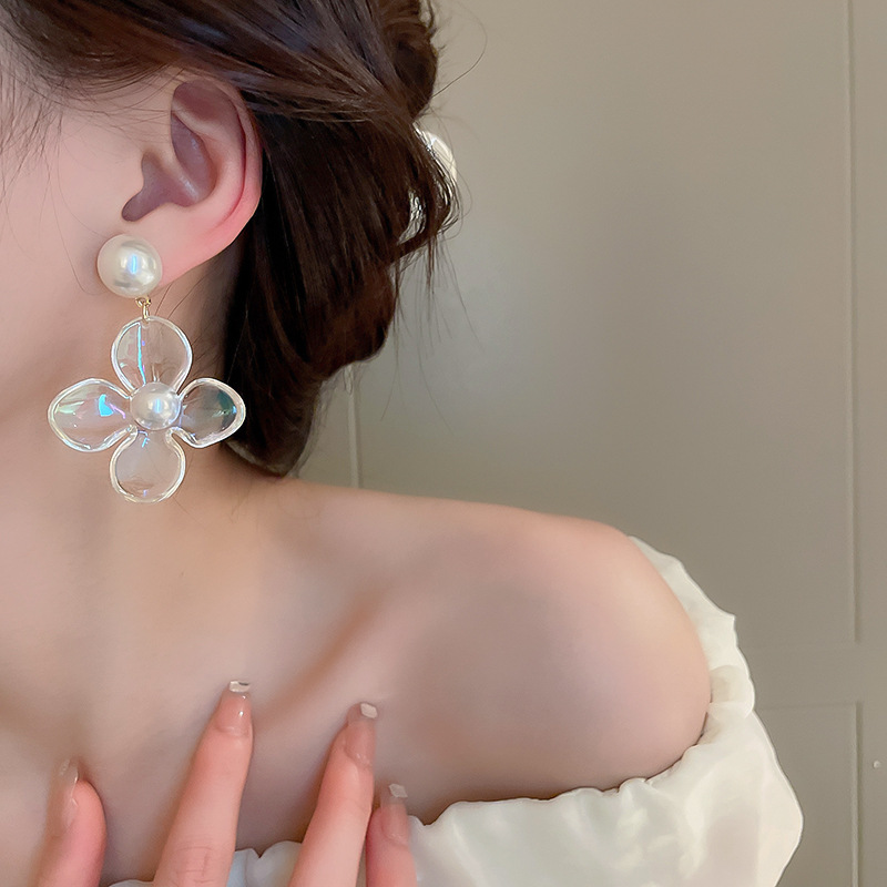 1 Pair Korean Style Flower Arylic Imitation Pearl Drop Earrings display picture 6