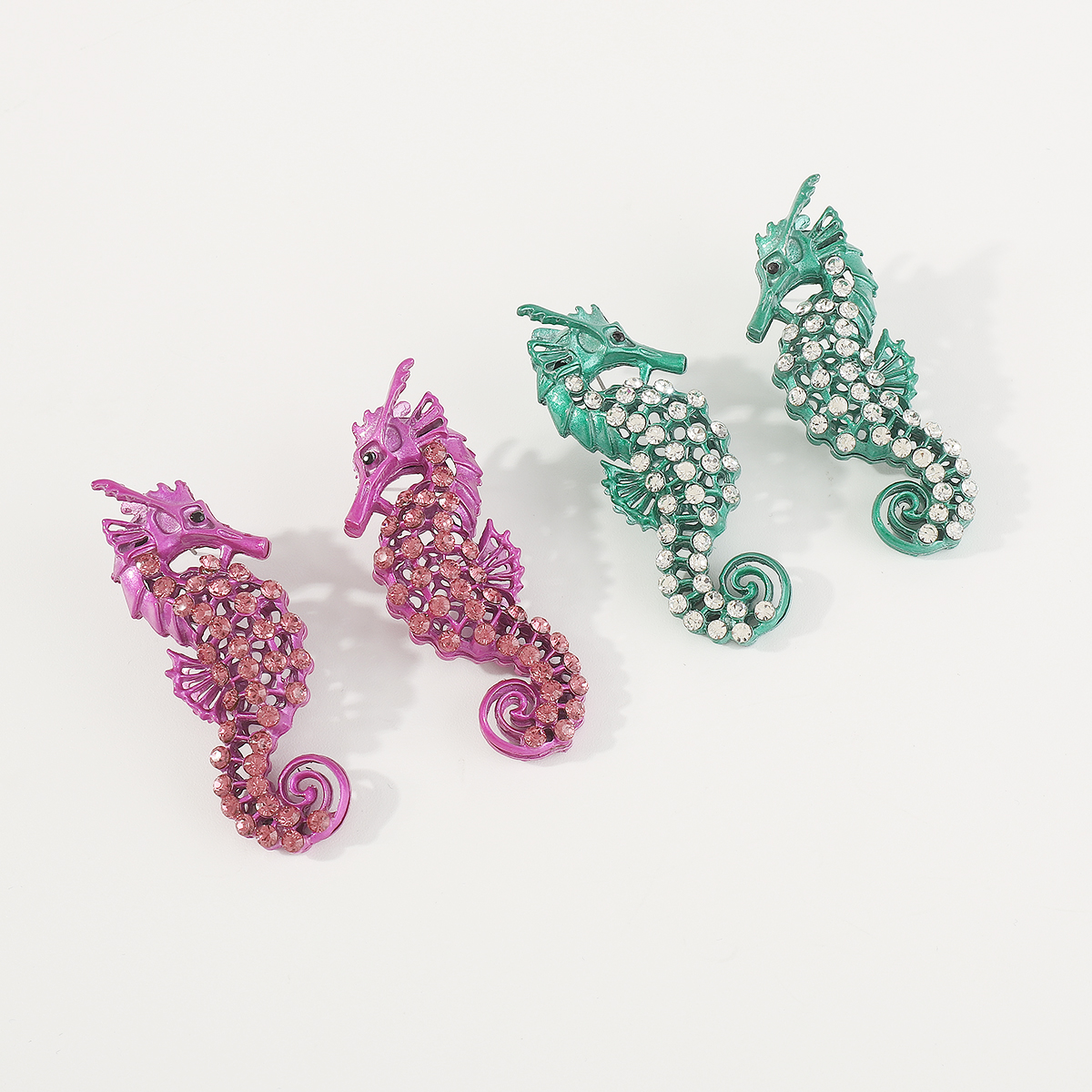 1 Pair Hawaiian Vacation Tropical Hippocampus Three-dimensional Hollow Out Inlay Alloy Rhinestones Ear Studs display picture 4