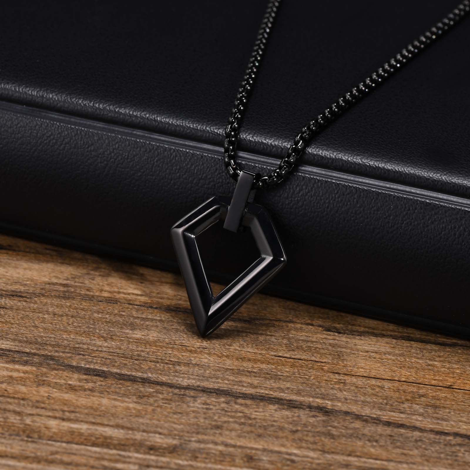 304 Stainless Steel Simple Style Classic Style Three-dimensional Solid Color Pendant Necklace display picture 1