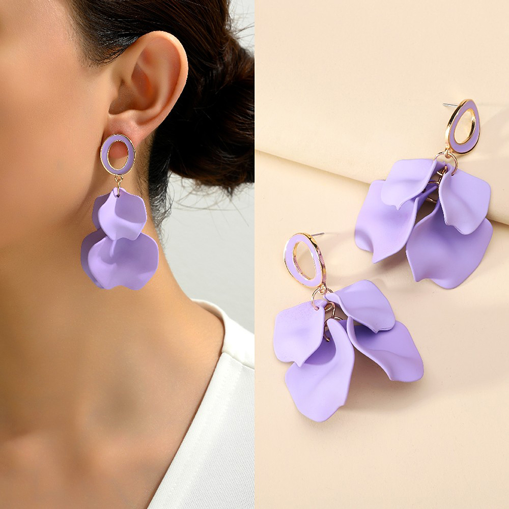 1 Pair Elegant Romantic Sweet Petal Spray Paint Painted Inlay Zinc Alloy Acrylic Dangling Earrings display picture 3