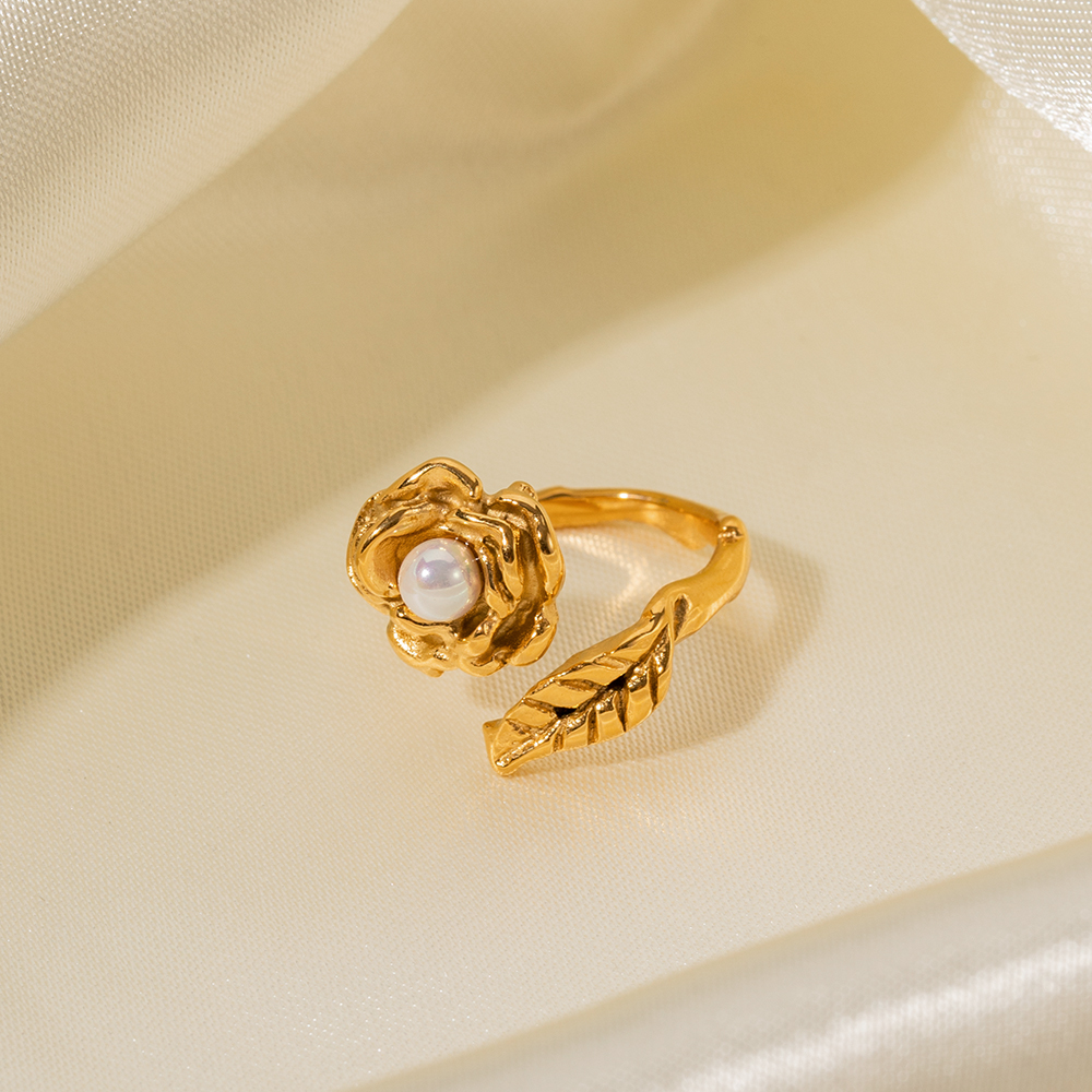 Einfacher Stil Klassischer Stil Blatt Blume Rostfreier Stahl Überzug Inlay Künstliche Perlen 18 Karat Vergoldet Offener Ring display picture 3