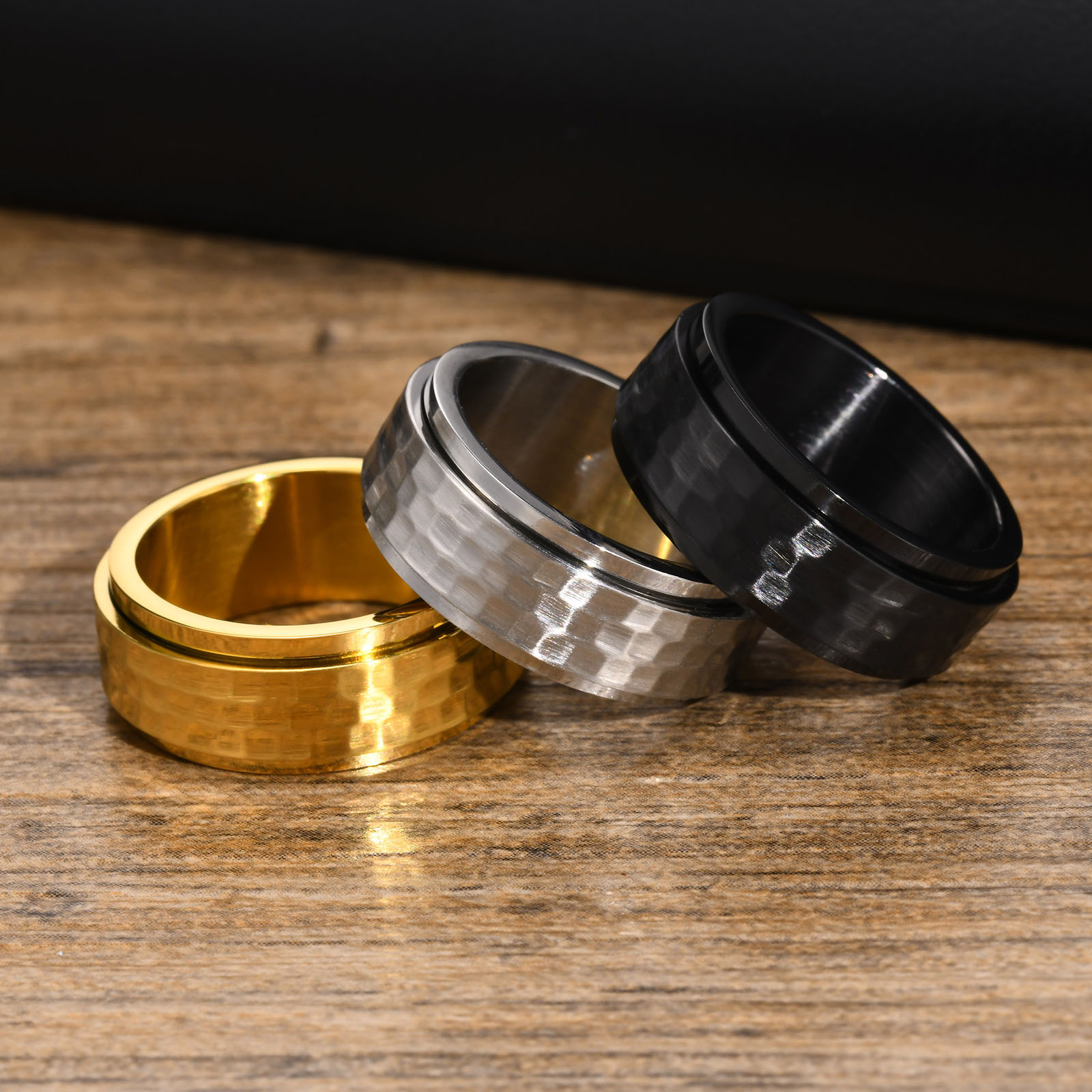 304 Stainless Steel Hammered Pattern Men'S Rings display picture 2