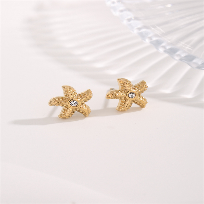 1 Pair Casual Hawaiian Tropical Starfish Inlay Titanium Steel Zircon Gold Plated Ear Studs display picture 2