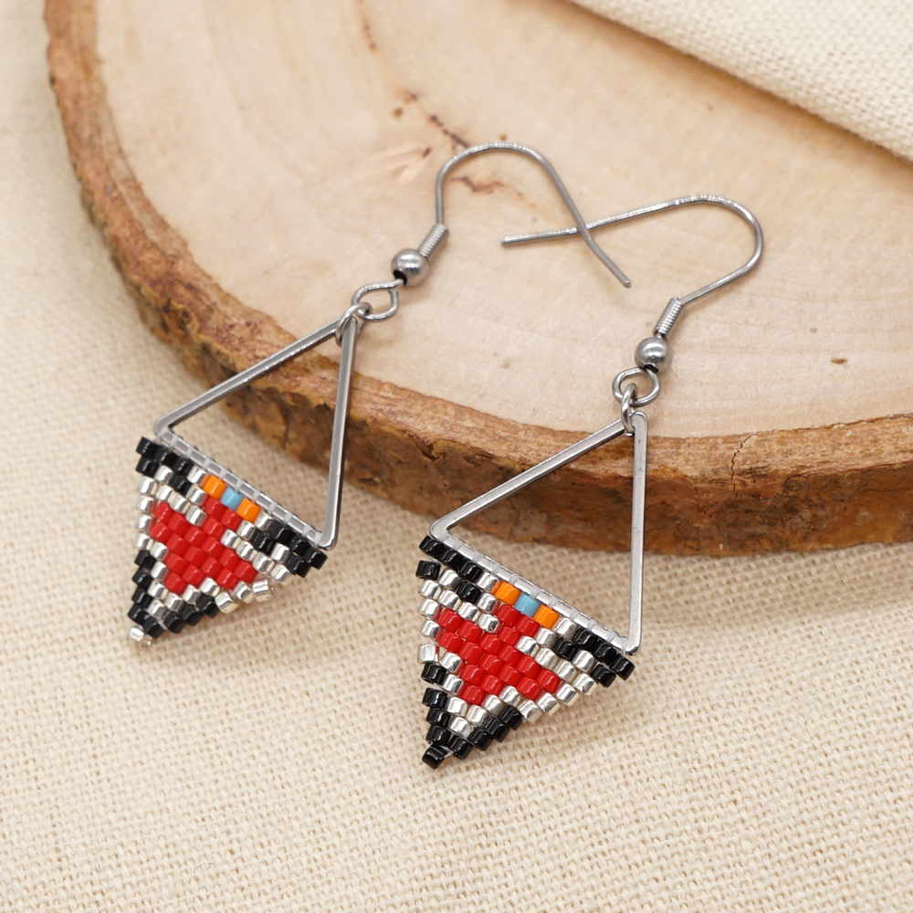 1 Pair Casual Simple Style Triangle Rhombus Beaded Braid Stainless Steel Glass Drop Earrings display picture 1