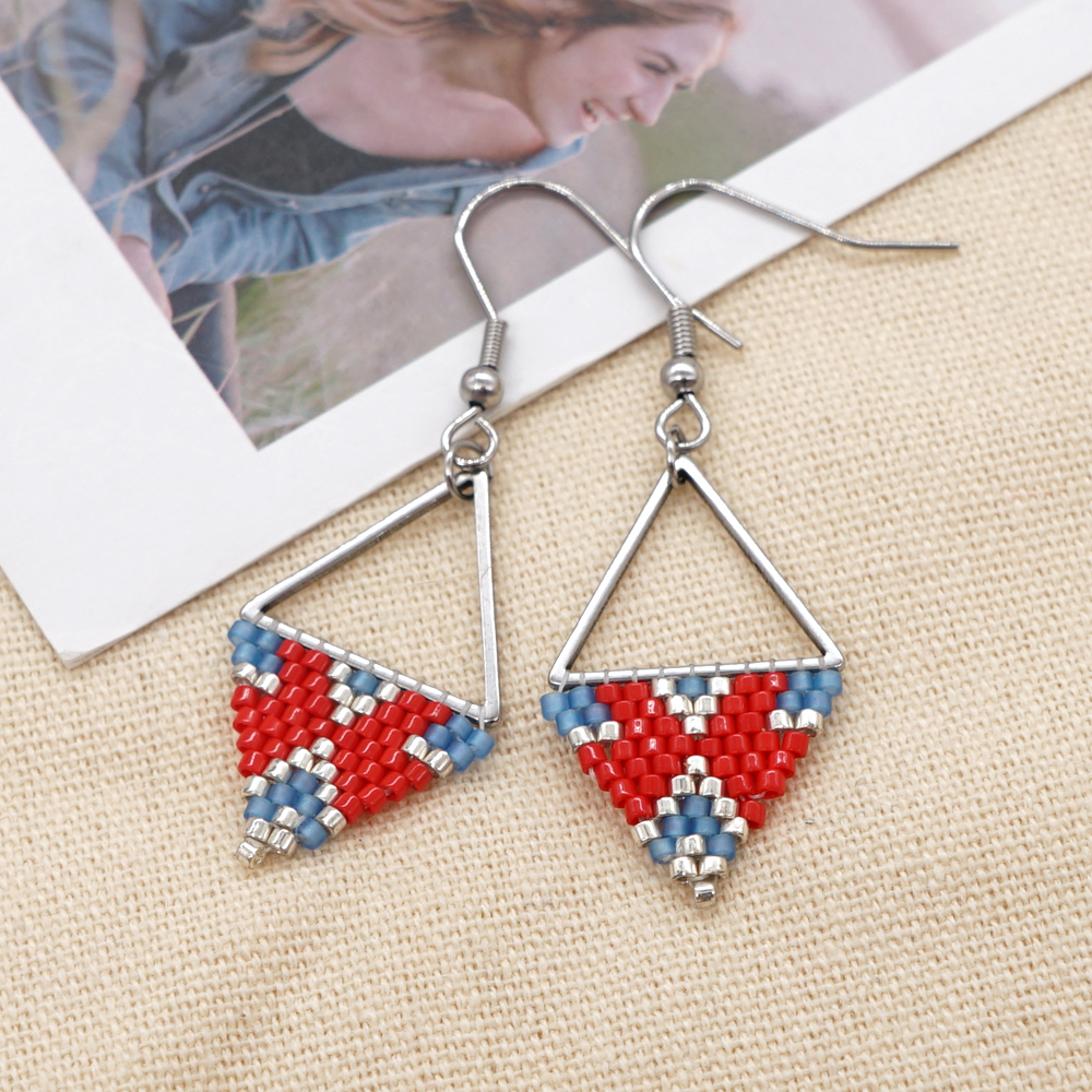 1 Pair Casual Simple Style Triangle Rhombus Beaded Braid Stainless Steel Glass Drop Earrings display picture 3