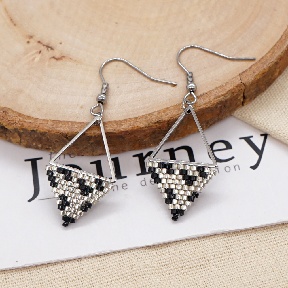 1 Pair Casual Simple Style Triangle Rhombus Beaded Braid Stainless Steel Glass Drop Earrings display picture 5