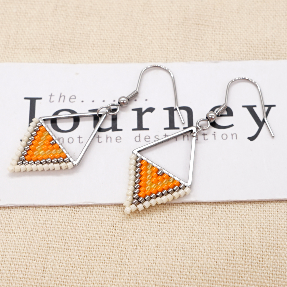 1 Pair Casual Simple Style Triangle Rhombus Beaded Braid Stainless Steel Glass Drop Earrings display picture 10
