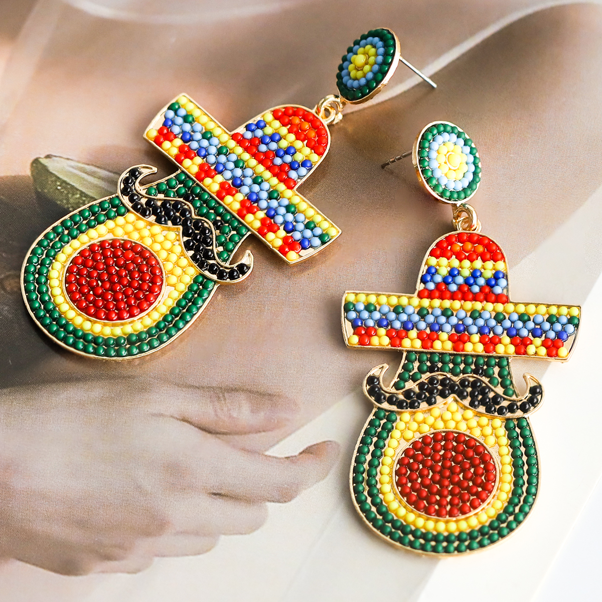 1 Pair Casual Exaggerated Ethnic Style Cactus Inlay Alloy Resin Drop Earrings display picture 2