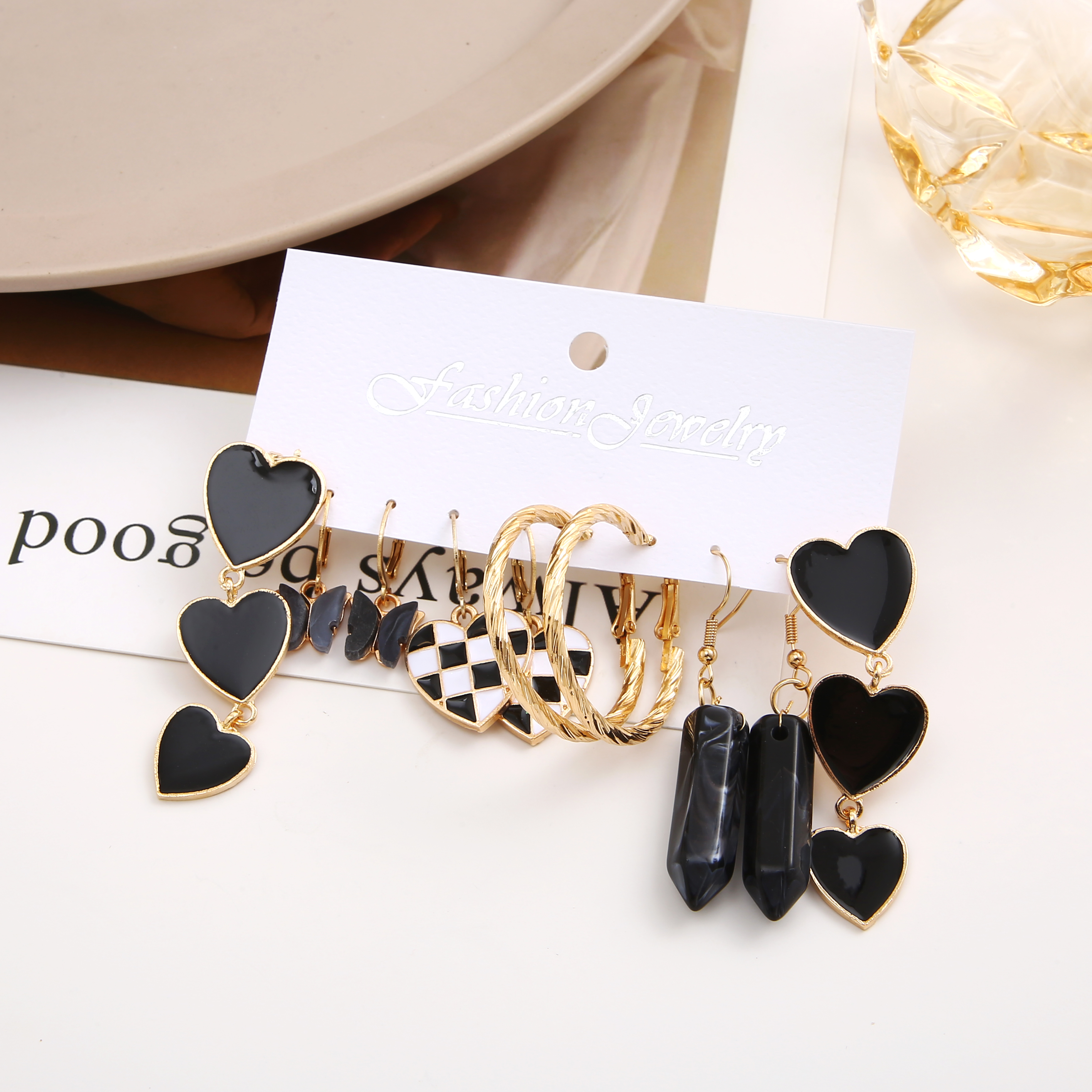 1 Set Retro Ethnic Style Gossip Heart Shape Butterfly Arylic Alloy Earrings display picture 7