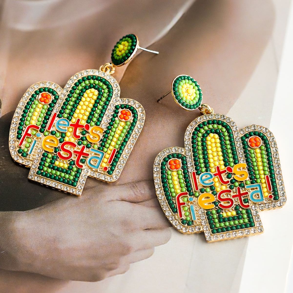 1 Pair Casual Exaggerated Ethnic Style Cactus Inlay Alloy Resin Drop Earrings display picture 6