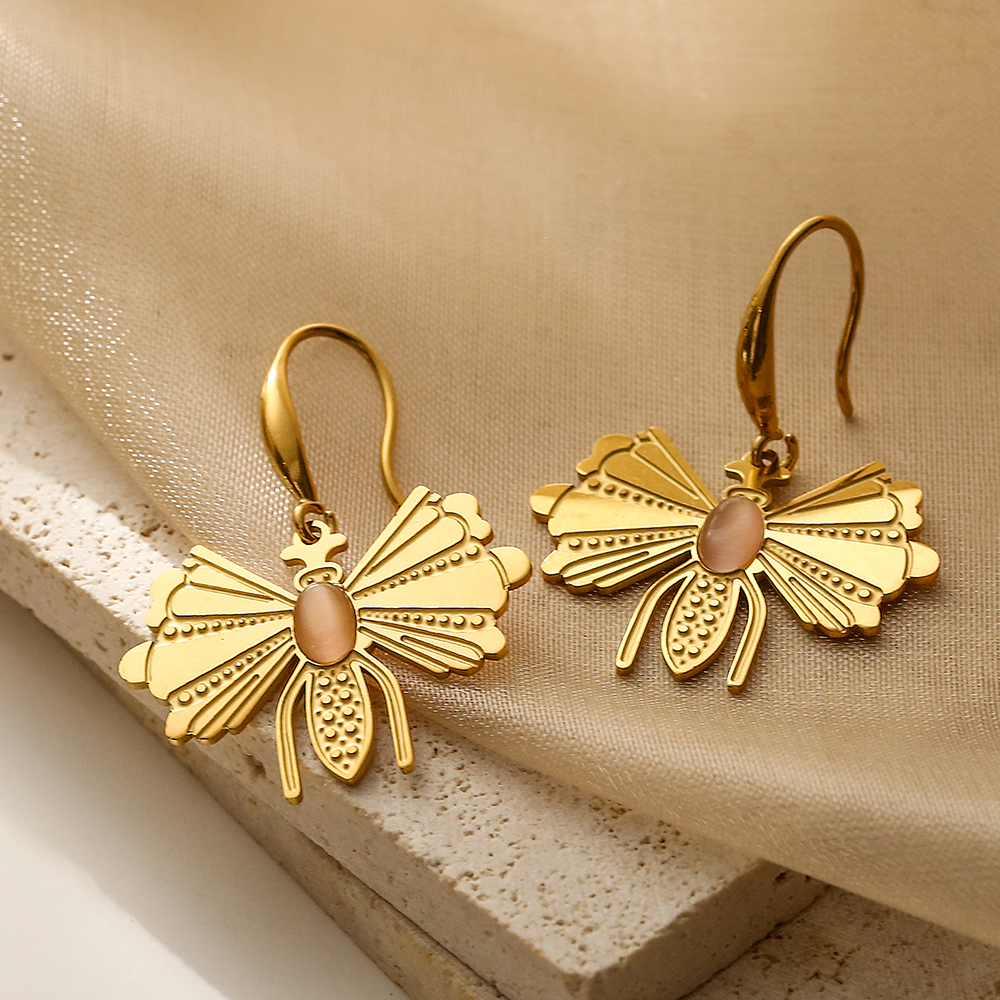 1 Pair Simple Style Commute Bee Plating 304 Stainless Steel 18K Gold Plated Drop Earrings display picture 3