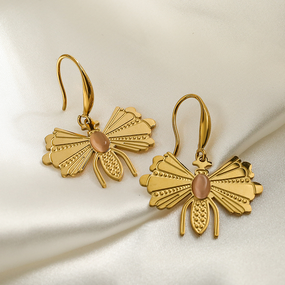 1 Pair Simple Style Commute Bee Plating 304 Stainless Steel 18K Gold Plated Drop Earrings display picture 2