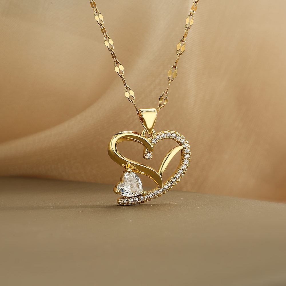 Sweet Heart Shape Copper Plating Inlay Carving Zircon 18k Gold Plated Pendant Necklace display picture 2