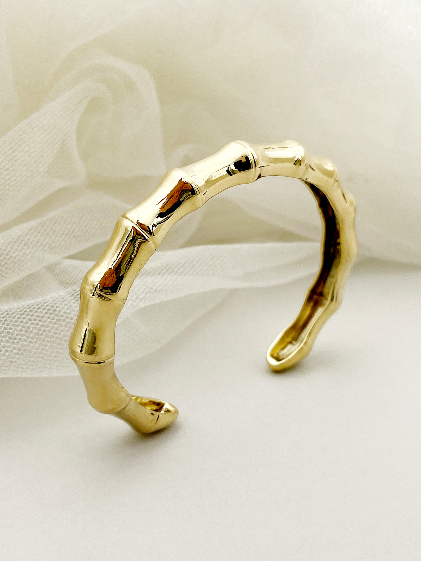 Classic Style Commute Solid Color 304 Stainless Steel 14K Gold Plated Cuff Bracelets In Bulk display picture 1